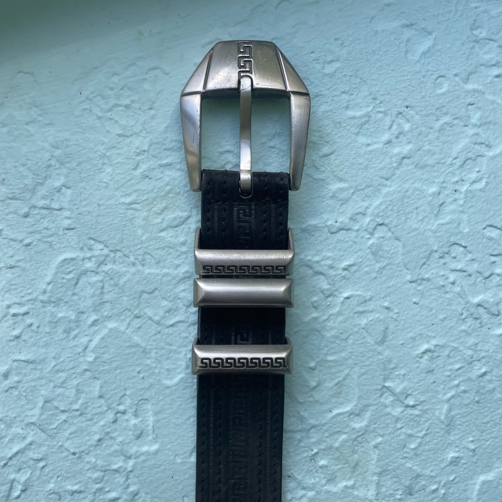 Vintage Versus Belt